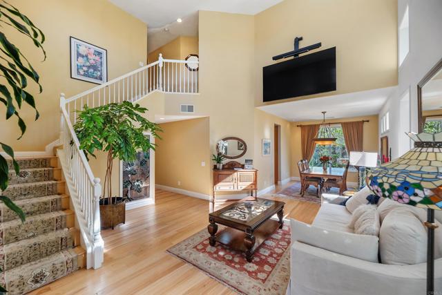 Detail Gallery Image 9 of 47 For 5073 Sea Mist Ct., San Diego,  CA 92121 - 5 Beds | 3 Baths