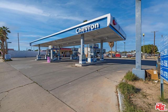 Image 9 of 18 For 977 Main Street