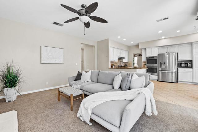 1187 Avenida Azul, San Marcos CA: https://media.crmls.org/mediaz/63609ec5-1c12-47cf-a55c-0df469738977.jpg