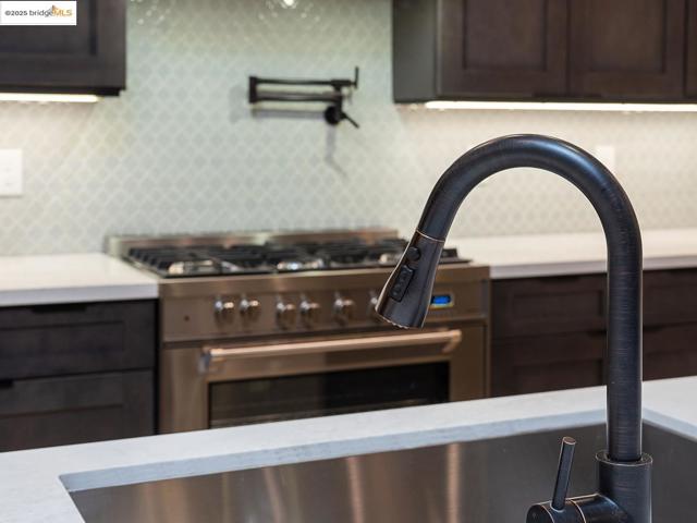 1816 Stone House LN, Lincoln CA: https://media.crmls.org/mediaz/6361150a-aafc-417f-9219-1aad5596f362.jpg