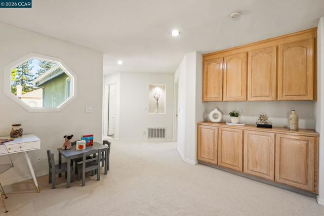 Image 36 of 54 For 121 Rassani Dr