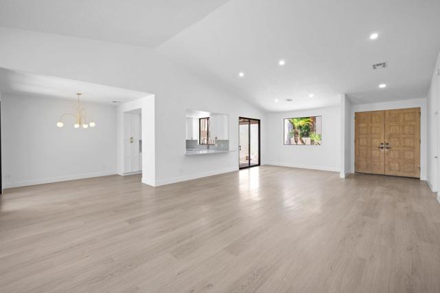 10403 Sunningdale Drive, Rancho Mirage CA: https://media.crmls.org/mediaz/6361d3cc-a780-438e-86f5-92732faefec8.jpg