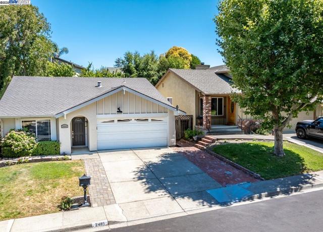 2485 Talavera Dr, San Ramon CA: https://media.crmls.org/mediaz/6363eda4-eb07-4d4a-9787-e20d0b5e9616.jpg