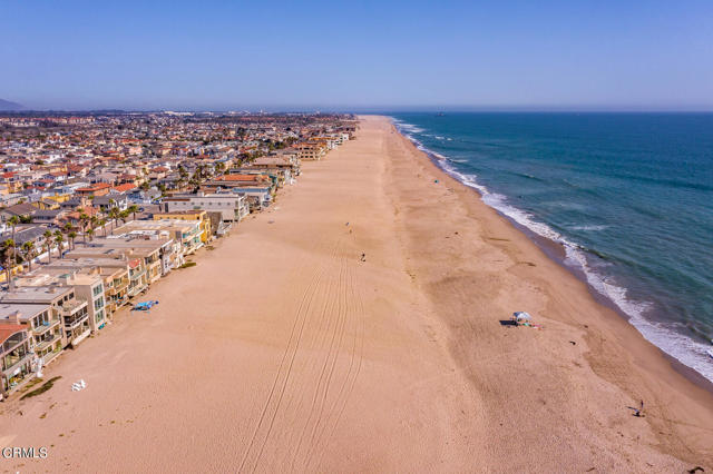 5040 Island View Street, Oxnard CA: https://media.crmls.org/mediaz/63650498-4c32-449b-ad77-db7794329ee3.jpg