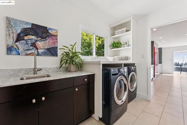 5958 Colton Blvd., Oakland CA: https://media.crmls.org/mediaz/636699e3-c872-4fe5-bced-f0e1d0dc74f7.jpg
