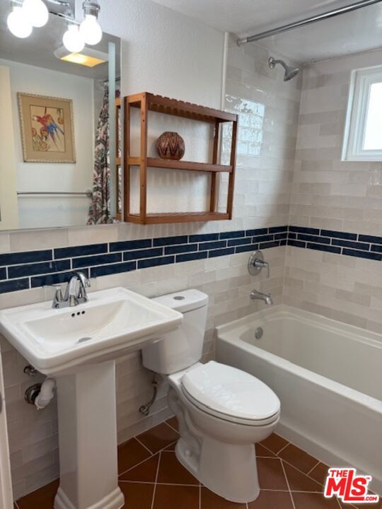 409 Arenoso Lane, San Clemente CA: https://media.crmls.org/mediaz/6366b745-1e3e-4733-b782-c472f2461b4f.jpg