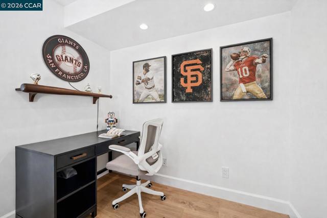 31 Ascot Place, Moraga CA: https://media.crmls.org/mediaz/6367165e-00d4-4ca1-9f5f-430f5addec82.jpg