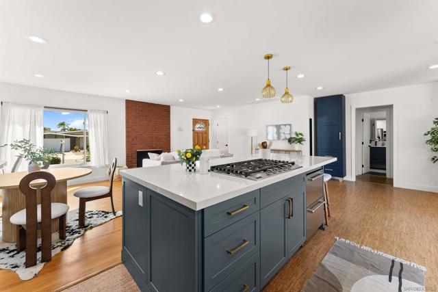 1154 Sapphire Street, San Diego CA: https://media.crmls.org/mediaz/6367f523-7d3d-403a-9c30-50f71306500e.jpg