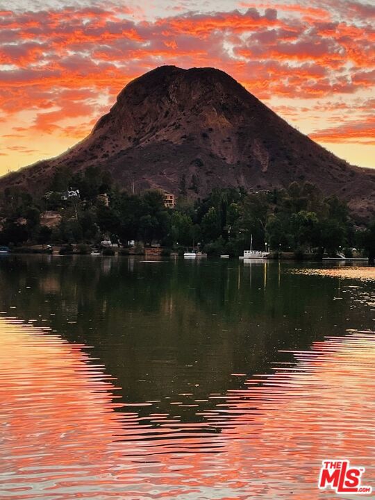 https://media.crmls.org/mediaz/6367febd-b05b-4e0b-bb08-8bb73c30684b.jpg?preset=X-Large
