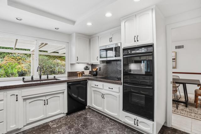 530 Idaho Avenue, Escondido CA: https://media.crmls.org/mediaz/63681c55-f949-498a-84eb-2ffa8f8626b7.jpg