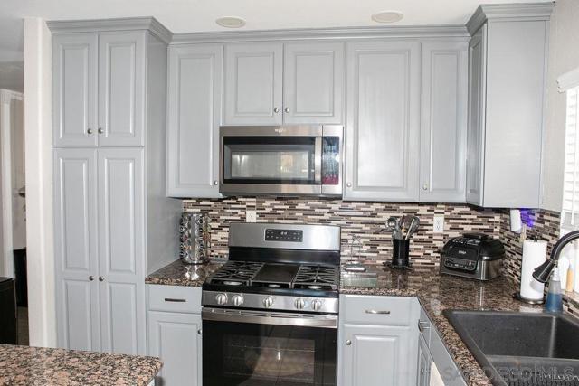 1419 Hummingbird Way, Hemet CA: https://media.crmls.org/mediaz/63691c8d-d529-4180-98ef-ead0262e02fd.jpg