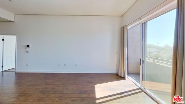 345 S Gramercy Place, Los Angeles CA: https://media.crmls.org/mediaz/63695100-a0f6-4840-9d89-04481d5d3e59.jpg