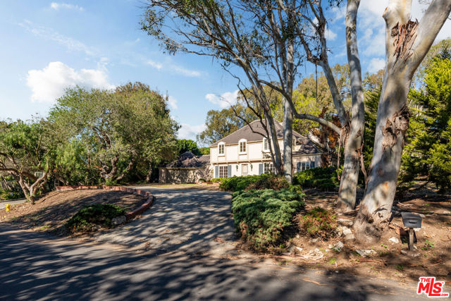 2109 Rosita Place, Palos Verdes Estates CA: https://media.crmls.org/mediaz/636972c6-f833-45ac-8c82-a1145653e7ef.jpg