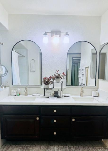 Detail Gallery Image 13 of 24 For 1984 Casablanca Ct, Vista,  CA 92081 - 3 Beds | 2/1 Baths