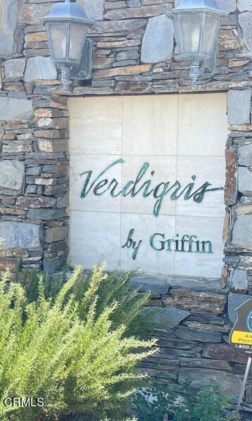 Verdigris sign