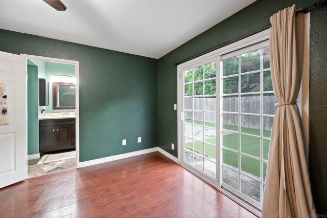 2714 Crownridge Ln, Spring Valley CA: https://media.crmls.org/mediaz/6369faff-9dc7-4732-bd74-084459064e6e.jpg