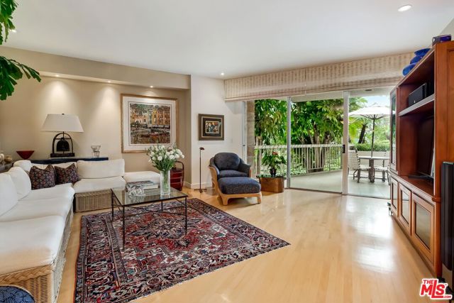 515 Ocean Avenue 307S Santa Monica, California This extremely well priced and beautifully updated Ocean Avenue condo is located on the best part of Ocean Avenue. Just north of Montana Ave in the prestigious Park Plaza. This spacious 3 bedroom (or 2 plus den), 2 1/2 baths single level condo is the perfect retreat by the sea. The unit has beautiful maple hardwood floors, an updated kitchen and an extra large private patio right off the living room. The building offers 24-hour security, doorman, valet, gym, conference room, pool and spa. The unit is pristine and ready for the next fortunate owner. Side by side parking and ample guest parking. Premiere Santa Monica location across from Palisades Park and close to all that Santa Monica has to offer. Great opportunity to move to the beach! This is a rare offering. First showing is Tuesday Oct 5th 11am - 2pm.