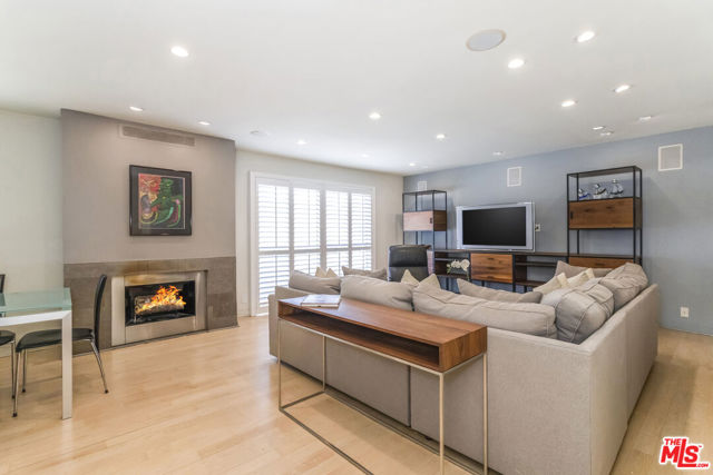 1221 N Kings Road, West Hollywood CA: https://media.crmls.org/mediaz/636a14d0-00c6-4113-825c-9601a3de6058.jpg