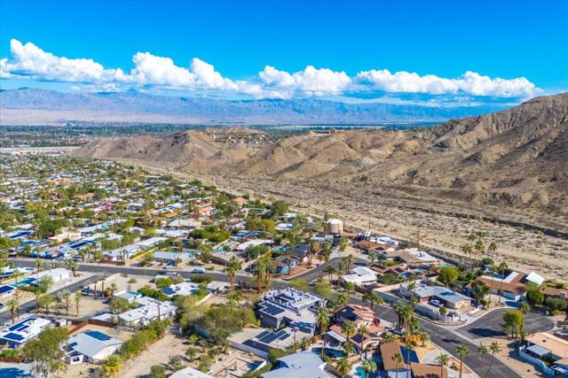 39061 Bel Air Drive, Cathedral City CA: https://media.crmls.org/mediaz/636a5f74-178c-4134-af7a-b4d83ef5bbe7.jpg