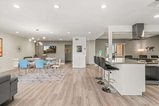 2002 Southridge Drive, Palm Springs, CA 92264