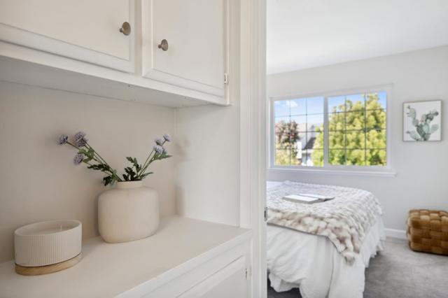 1045 Grebe Street, Foster City CA: https://media.crmls.org/mediaz/636b9454-496d-45f6-8f83-5e76eff8db2f.jpg