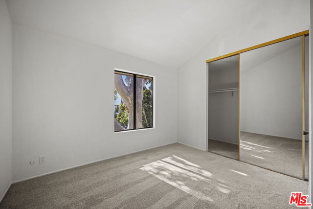 15207 Magnolia Boulevard, 116 photo 13