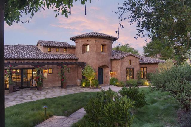 12240 Heritage Way, Gilroy CA: https://media.crmls.org/mediaz/636d2a15-5a9d-42a2-a214-eb741a2b1e6e.jpg