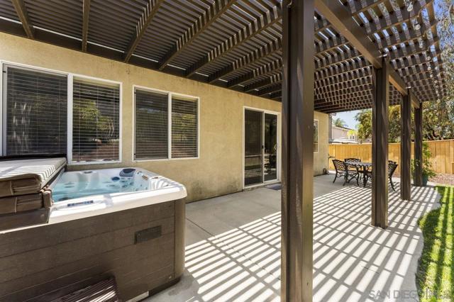 1055 Forest Hill Pl, Chula Vista CA: https://media.crmls.org/mediaz/636d5398-861f-40db-a86d-371c0b7b1f48.jpg