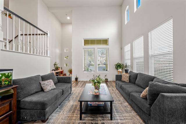 Detail Gallery Image 3 of 22 For 2007 Pleasant Waters Ct, Spring Valley,  CA 91977 - 5 Beds | 3 Baths