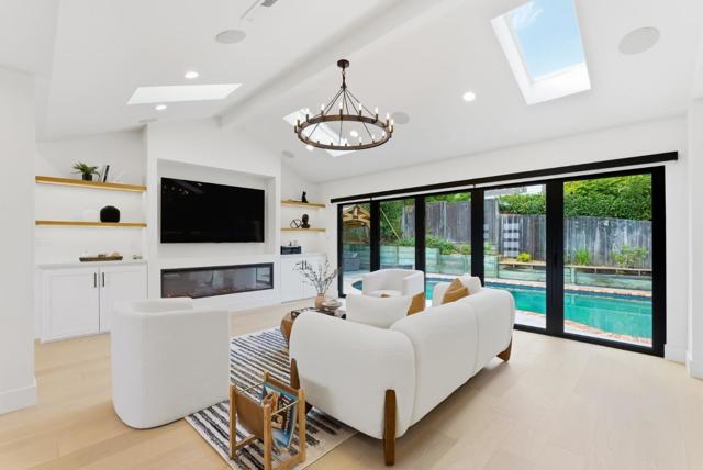 Image 18 of 36 For 999 Andover Way