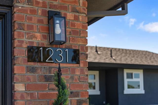 1231 Westward Drive, Hollister CA: https://media.crmls.org/mediaz/636eb485-8c44-4cf7-8a89-2e9340867345.jpg