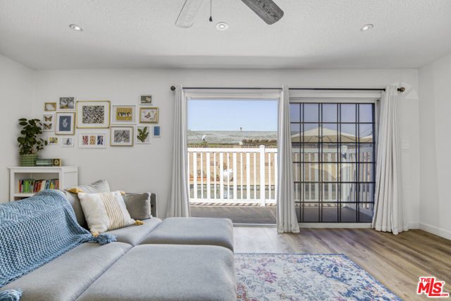 2735 Beth Place, Simi Valley CA: https://media.crmls.org/mediaz/636f6644-f6b6-4229-a79f-e5da0d533743.jpg