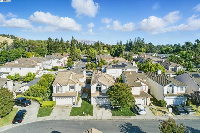 35864 Killorglin Cmn, Fremont CA: https://media.crmls.org/mediaz/637011b2-167b-48cb-87d1-7dd0af00bc14.jpg