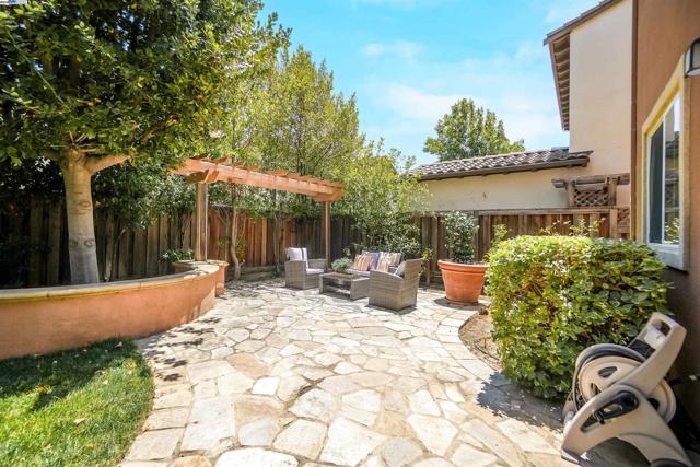 671 W Questa Trl, Mountain House CA: https://media.crmls.org/mediaz/637064f0-f4a6-46f8-8fa0-ca706fd9307b.jpg