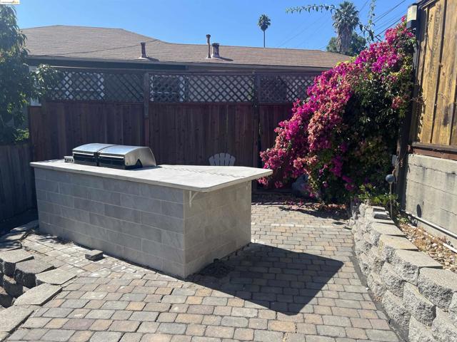 Image 49 of 52 For 2142 Luna Ave