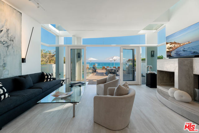 23754 MALIBU Road, Malibu CA: https://media.crmls.org/mediaz/63708545-8a00-4bac-ba1a-d29fe1dc131f.jpg