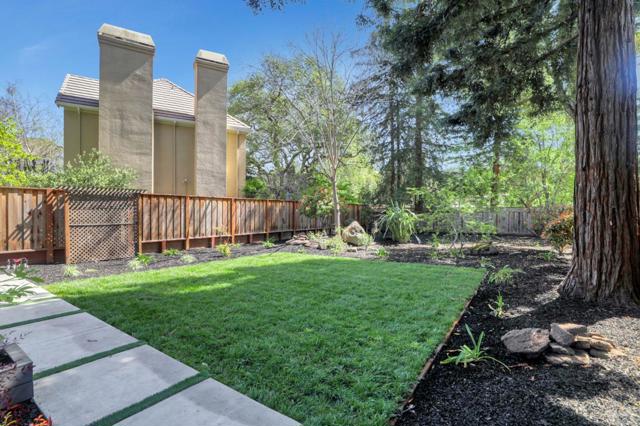 546 9th Avenue, Menlo Park CA: https://media.crmls.org/mediaz/6370be26-c33f-40b2-ac5f-5490a60c2e00.jpg