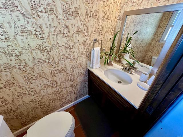 2073 Elevado Rd, Vista CA: https://media.crmls.org/mediaz/63714b2f-fb95-4ec6-97b8-728c521ade21.jpg