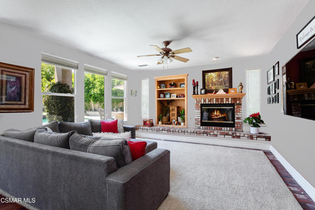 Image 6 of 23 For 68 Twisted Oak Drive