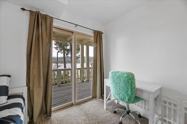 38634 N Shore Drive, Fawnskin CA: https://media.crmls.org/mediaz/63733190-489d-4595-b8d4-81a7003e582c.jpg