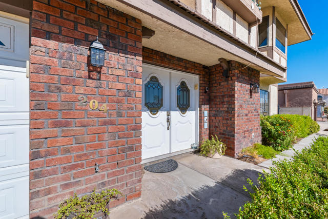 204 Fairway Drive, Needles CA: https://media.crmls.org/mediaz/63739a3f-873c-46eb-b4df-55f2352fb506.jpg