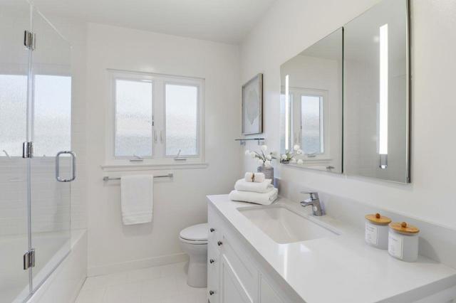 574 Wellington Drive, San Carlos CA: https://media.crmls.org/mediaz/63748f1f-9363-4cb1-939a-0800068dba21.jpg