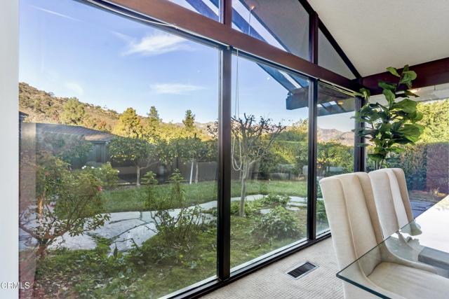 Detail Gallery Image 14 of 67 For 1345 Carnarvon Dr, Pasadena,  CA 91103 - 2 Beds | 2 Baths