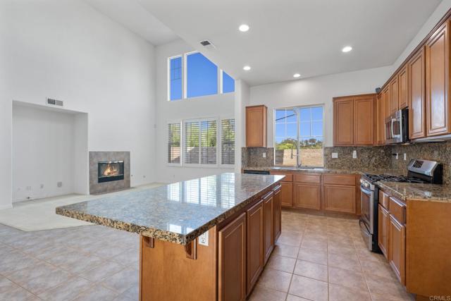 Detail Gallery Image 23 of 55 For 106 Chesapeake Ct, San Marcos,  CA 92069 - 4 Beds | 3 Baths
