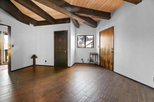 719 Villa Grove Avenue, Big Bear CA: https://media.crmls.org/mediaz/6376b254-7baf-4a78-bd7e-a3ad07b4cbee.jpg