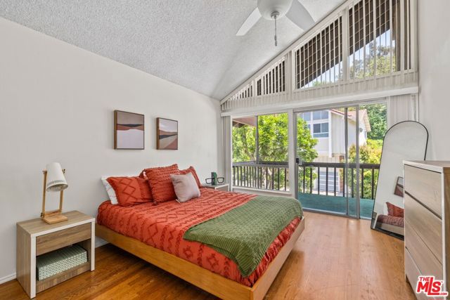 2801 Woodwardia Drive, Los Angeles CA: https://media.crmls.org/mediaz/6376c3a8-d35e-4836-bc8a-e03b05aeb5de.jpg