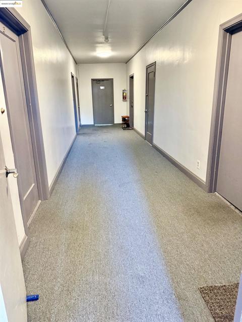 2240 MacArthur Blvd, Oakland CA: https://media.crmls.org/mediaz/63770599-8b31-4974-a443-436514ef1cf1.jpg