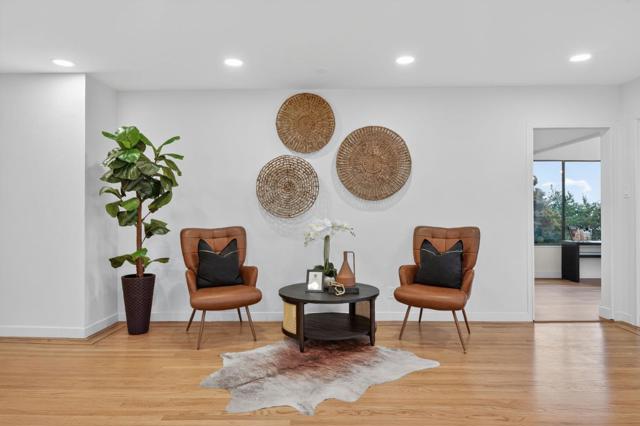 72 Cresta Vista Drive, San Francisco CA: https://media.crmls.org/mediaz/6377770d-5c67-4c16-9fa9-cd7b97d9e293.jpg