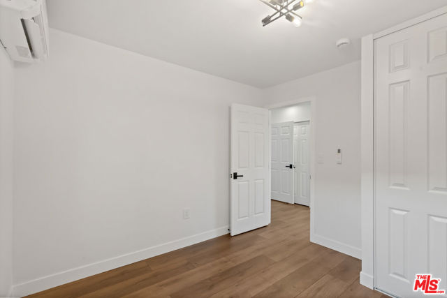 6727 7th Avenue, Los Angeles CA: https://media.crmls.org/mediaz/63779685-12db-496c-9e0b-1c83112b4d60.jpg