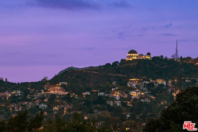 1757 Hollyvista Avenue, Los Angeles CA: https://media.crmls.org/mediaz/637834be-446f-43ef-a197-b59c4c072c4e.jpg